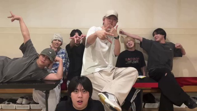 PARTY PARTY(パリパリ)の配信のサムネイル画像