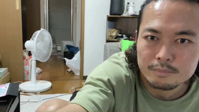 三杯目ひかるの配信のサムネイル画像