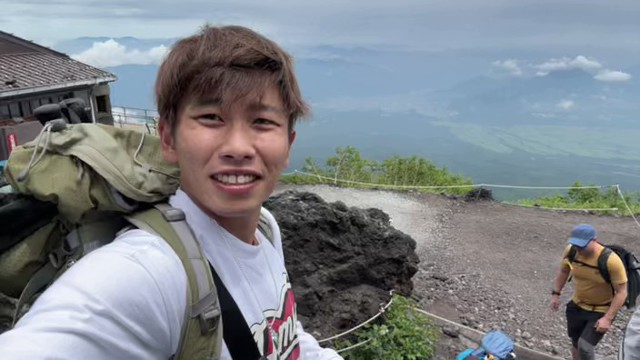 こまち👀の配信のサムネイル画像