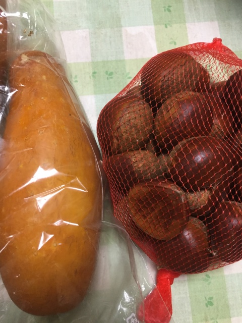 栗ご飯ともうい料理を作ります。