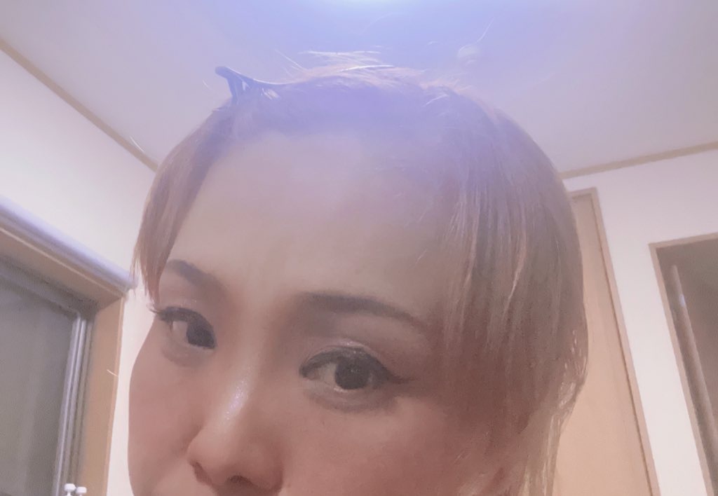 今日23時ぜんごから配信やります。金髪青い目のスピで