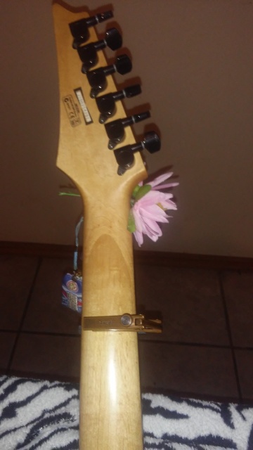 i got a Capo and the theme song of so I married an