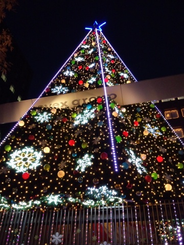 エイベックス前のクリスマスツリー