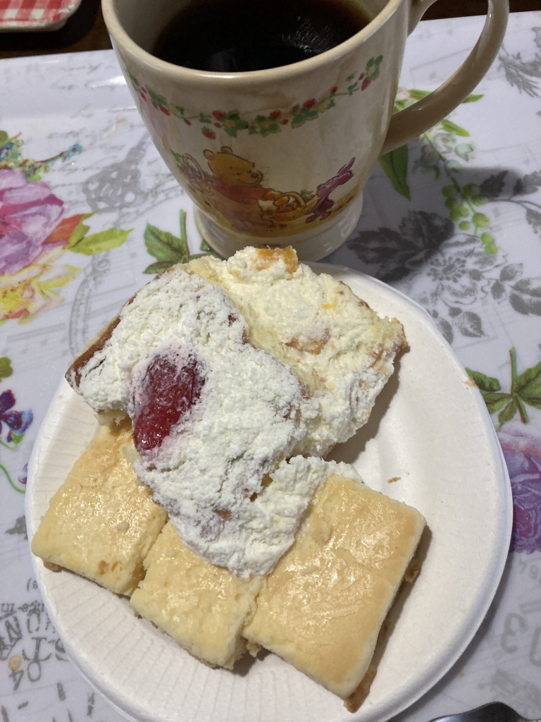 教会で頂いたケーキ🎂
