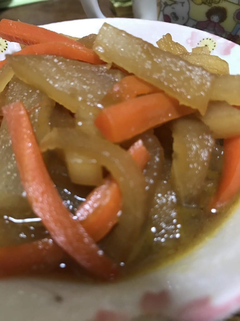 今夜は、大根とにんじん🥕きんぴらも作りました、買い