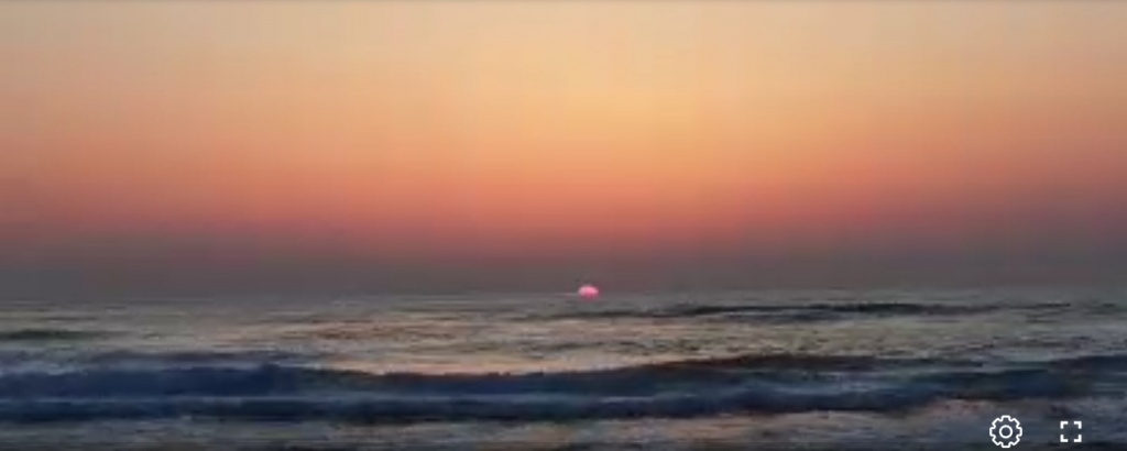 日本海に沈む夕日🌇　きれいでしょ？
