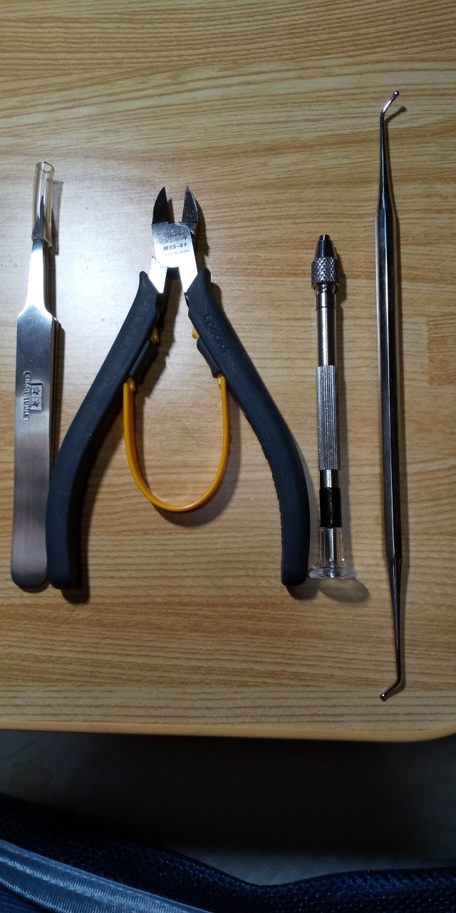 模型に必要な道具を買いましたが、高額でした😆💦