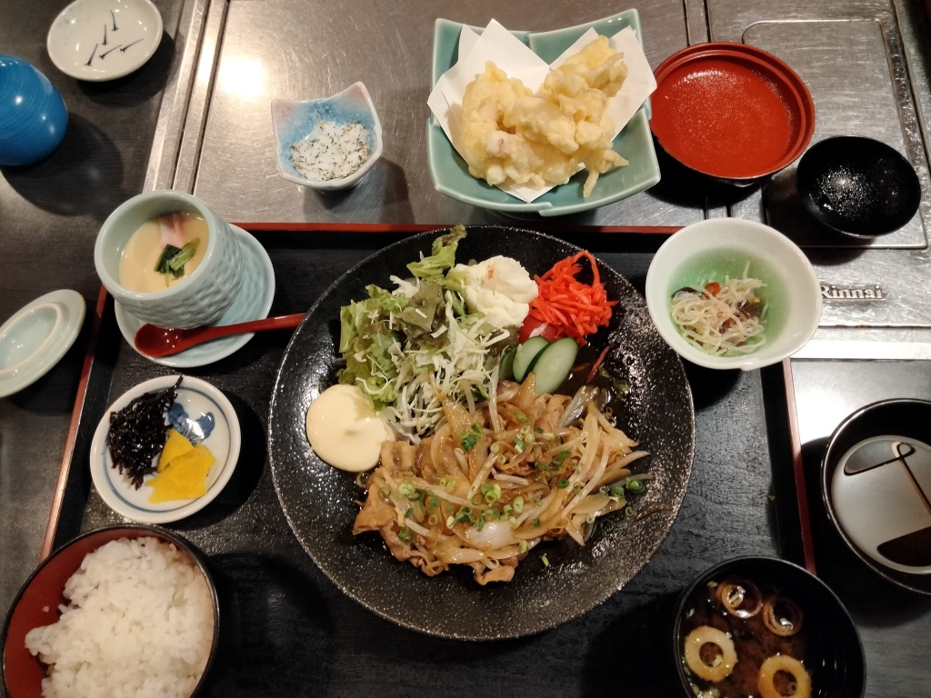 こんばんは🤗今夜の晩飯。玄海丸伊万里店。生姜焼き定