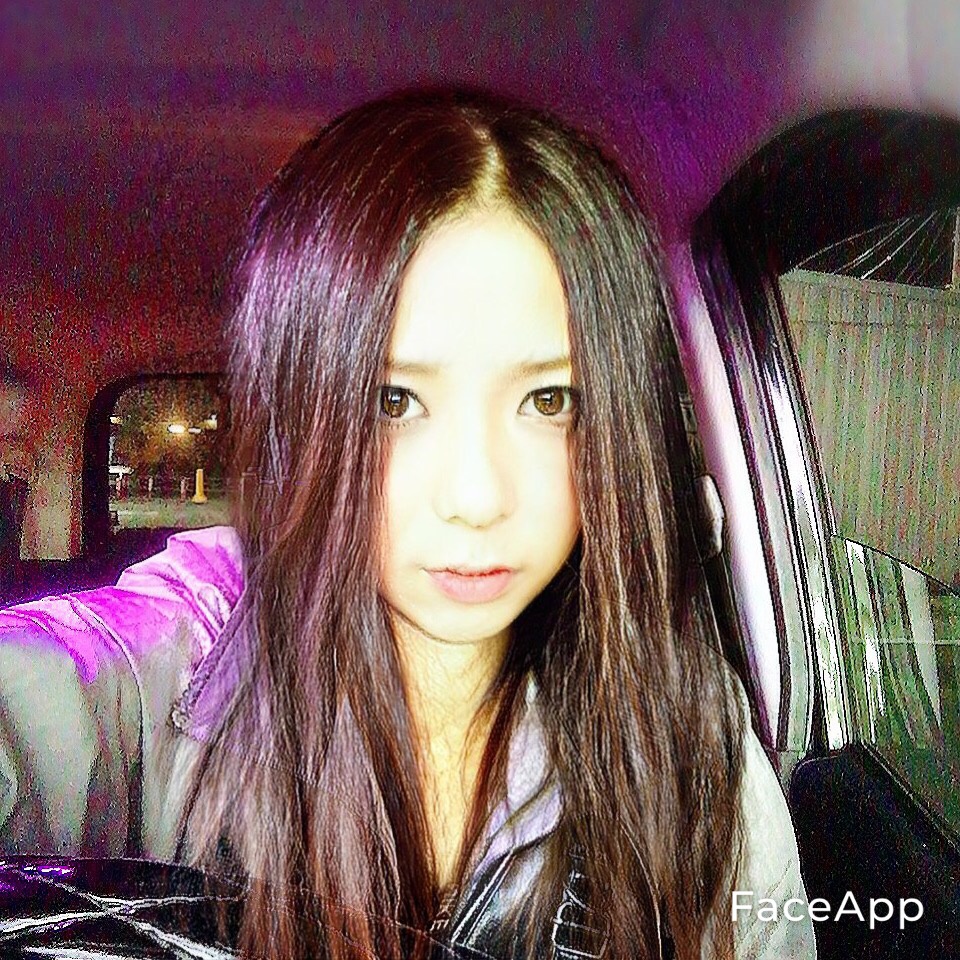 これが流行りの #FaceApp かw👩🏻