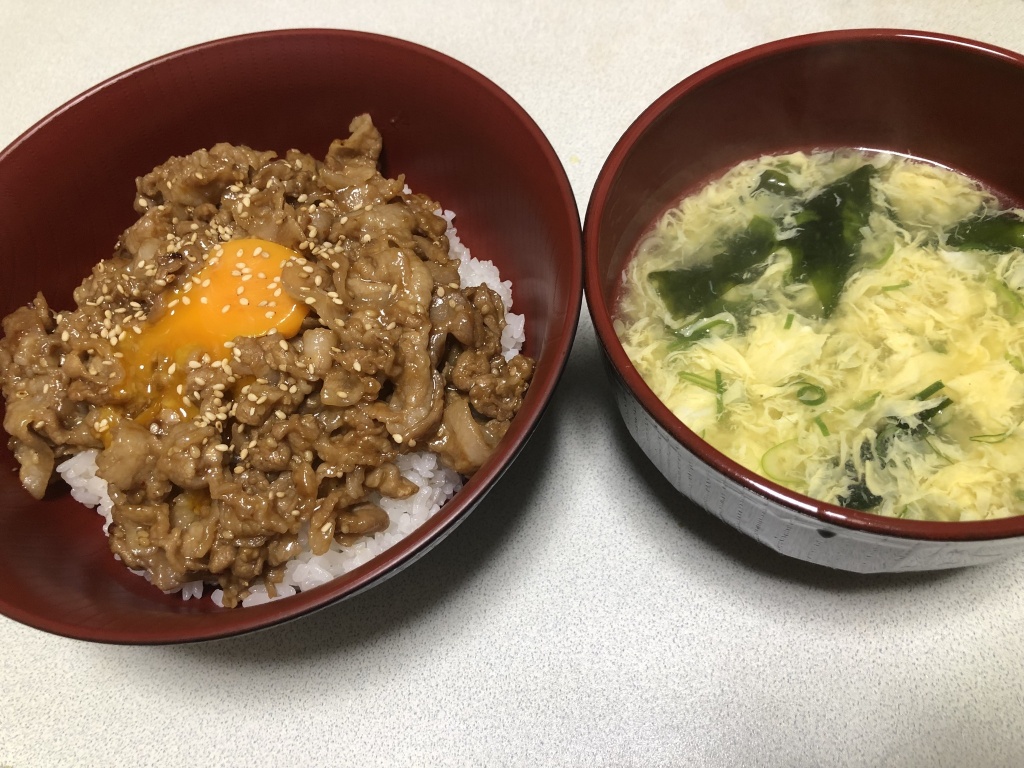 ガーリック豚丼に卵スープ
