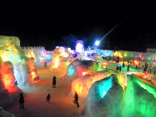 今日は支笏湖の氷濤祭りへ行く！！