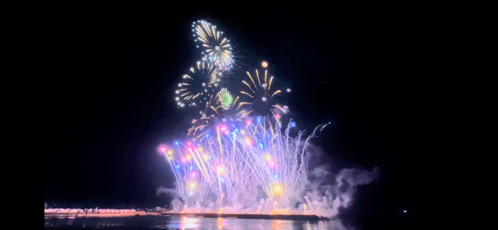 僕のYouTube動画に、日本の素晴らしい花火をアップロ