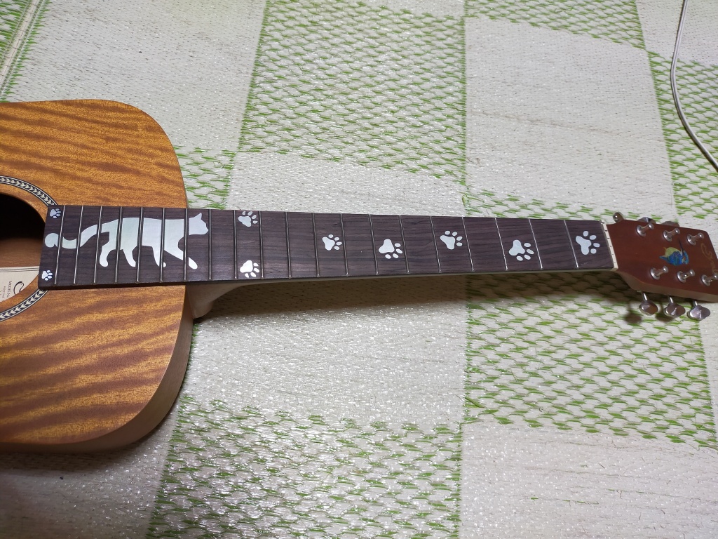 ■インレイでギターをデコレーション♪